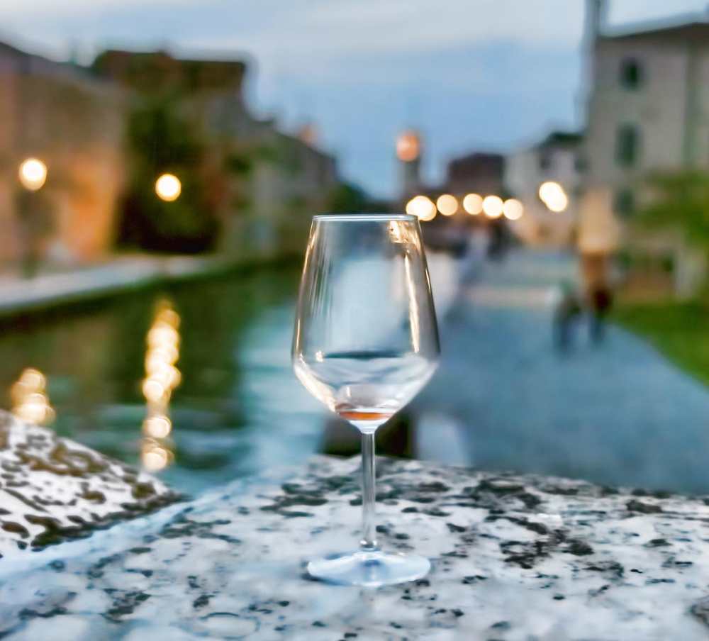 aperitivo al Bakaro Venezia vicino a campo santa margherita (Clarence Alford da Pixabay)