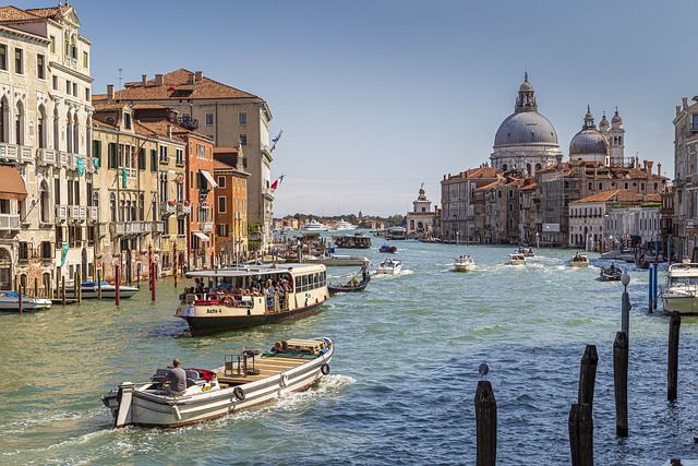 visite dei fedeli al tempio dedicato alla salute a venezia (Neil Morrell da Pixabay )