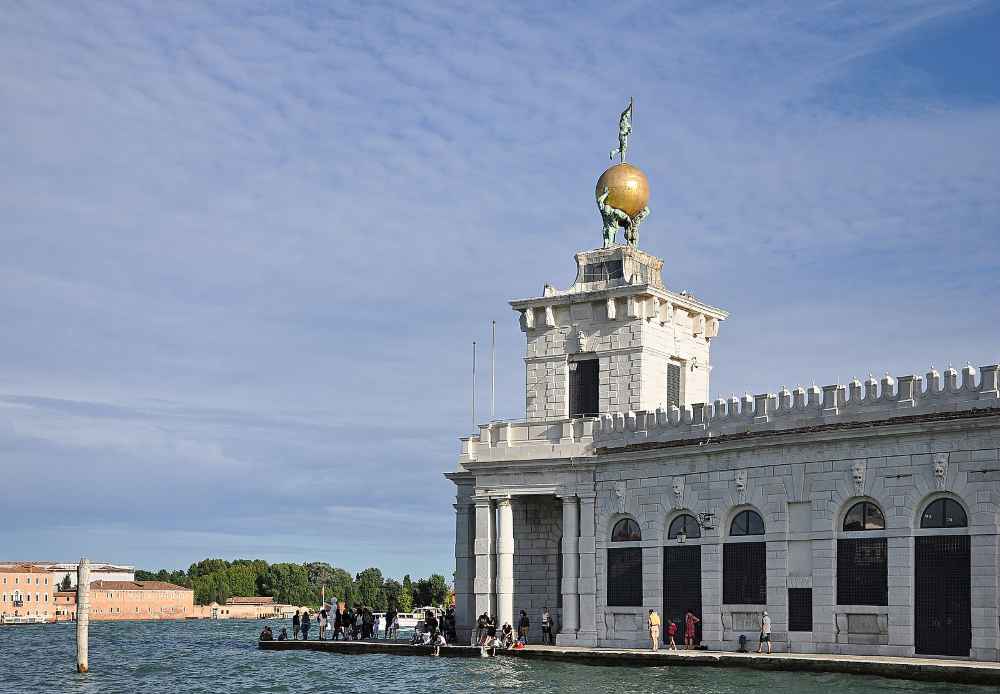 sestiere di dorsoduro punta della dogana venezia (Moonik, CC BY-SA 3.0, via Wikimedia Commons)