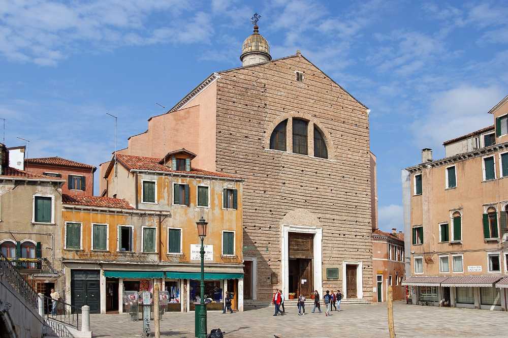 facciata della chiesa di san pantalon a venezia
