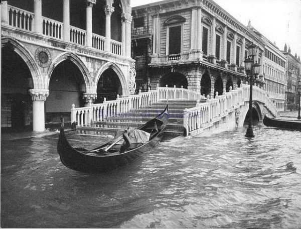 l'acqua alta in città