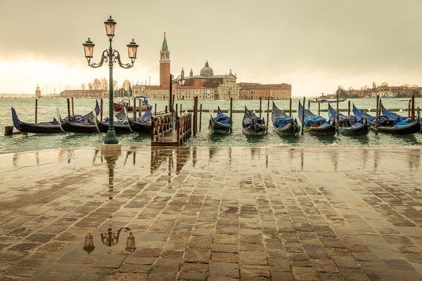 cosa fare in caso di alta marea a venezia disagio