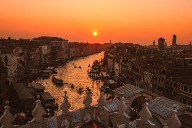 Cosa sono i bacari veneziani, una delle tradizioni più autentiche di Venezia