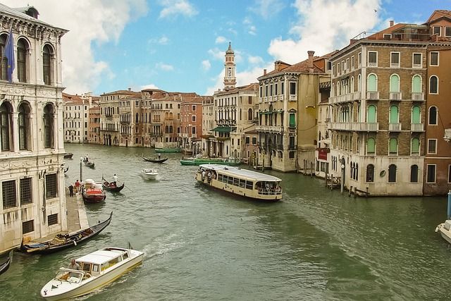 gennaio a venezia cosa fare - https://pixabay.com/it/photos/venezia-italia-italiano-barca-2222510/
