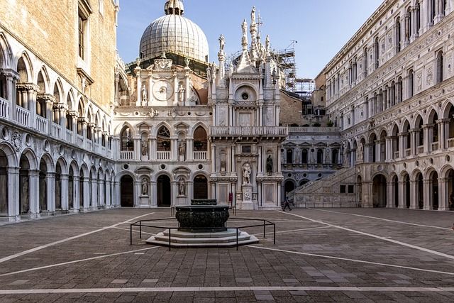 venezia pasqua - palazzo ducale - https://pixabay.com/it/photos/venezia-palazzo-doge-architettura-3605819/