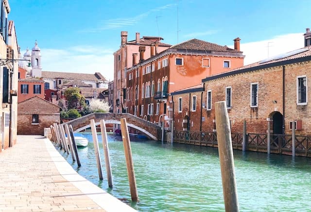 venezia maggio https://unsplash.com/photos/tG3ko8P1Auc