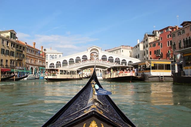 attrazioni da visitare nel weekend https://unsplash.com/photos/jKa5Hr7RMNI