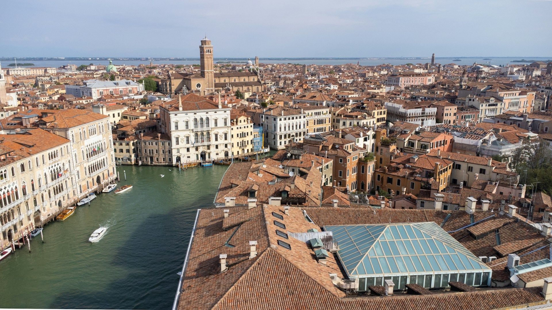 Dove andare a Pasqua 2025 in Italia? Scopri Venezia!